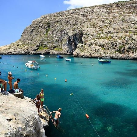شقة Seafront Penthouse With Terrace In Xlendi, Gozo المظهر الخارجي الصورة