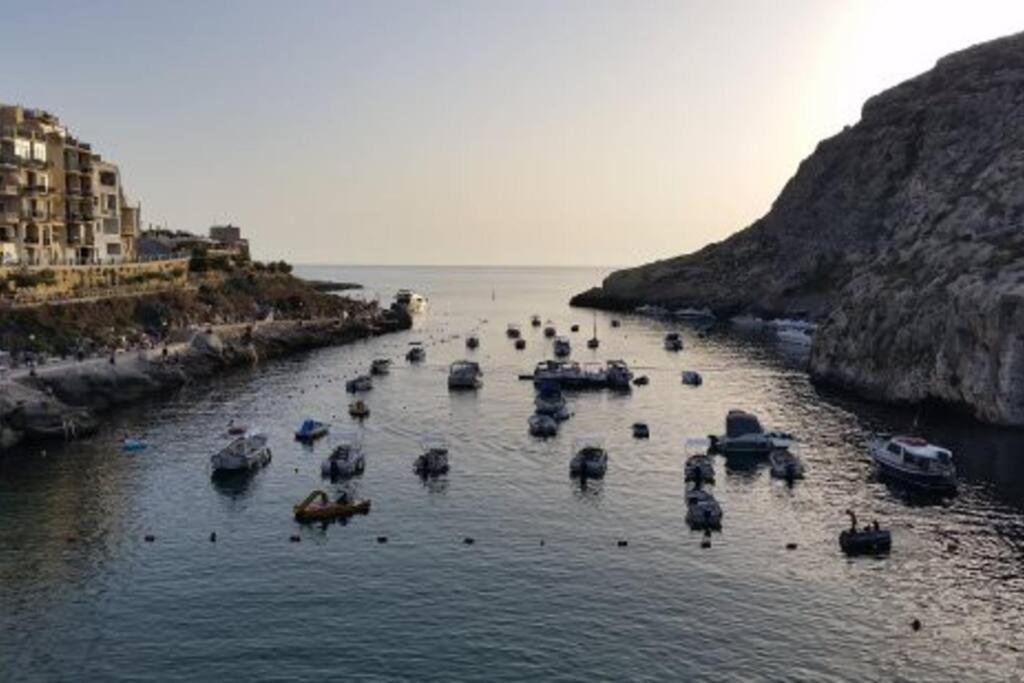 شقة Seafront Penthouse With Terrace In Xlendi, Gozo المظهر الخارجي الصورة