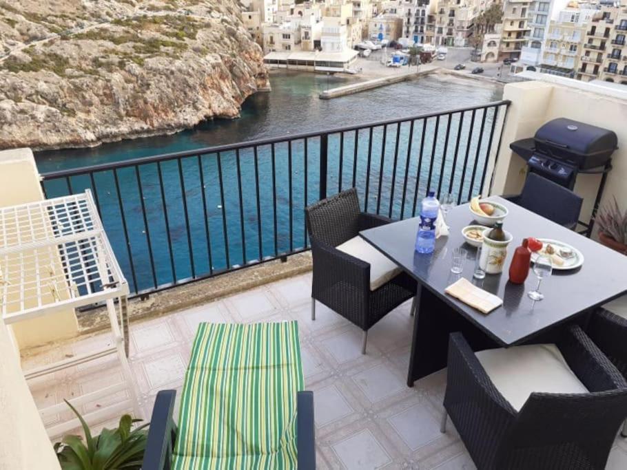 شقة Seafront Penthouse With Terrace In Xlendi, Gozo المظهر الخارجي الصورة