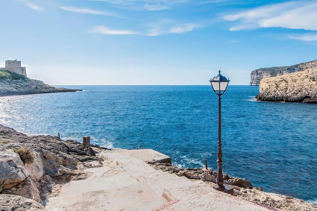 شقة Seafront Penthouse With Terrace In Xlendi, Gozo المظهر الخارجي الصورة