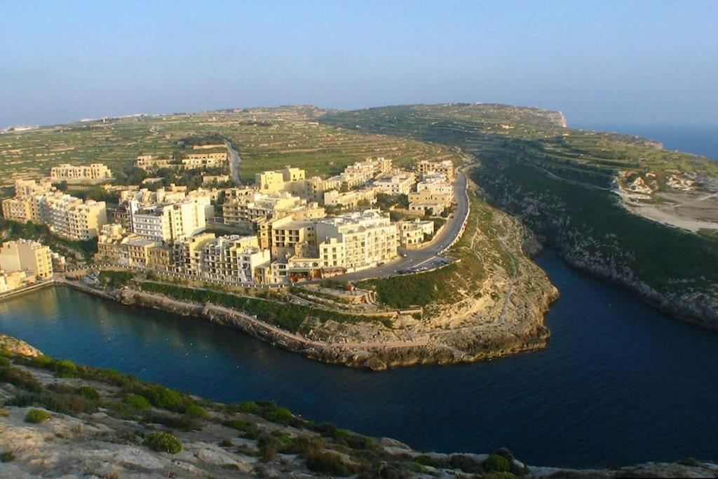 شقة Seafront Penthouse With Terrace In Xlendi, Gozo المظهر الخارجي الصورة